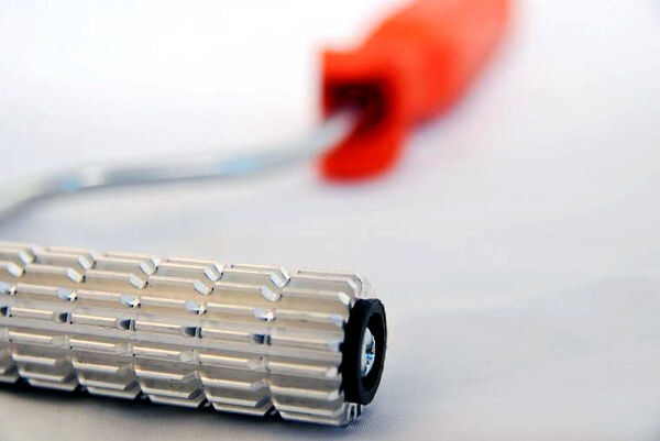 Ilmaustelat, ristiuritetut